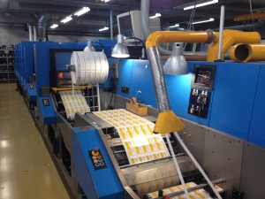 Ilma Druckmaschine um farbige Etiketten zu produzieren